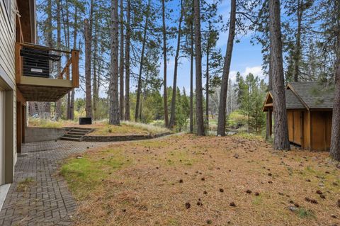 Tiny photo for 17179 Island Loop Way, Bend, OR 97707 (MLS # 220219786)