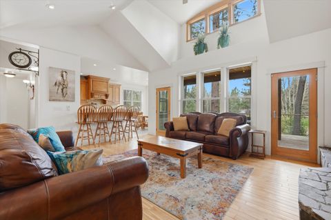 Tiny photo for 17179 Island Loop Way, Bend, OR 97707 (MLS # 220219786)