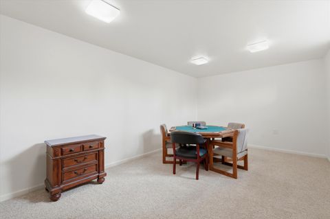 Tiny photo for 17179 Island Loop Way, Bend, OR 97707 (MLS # 220219786)