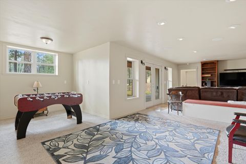 Tiny photo for 17179 Island Loop Way, Bend, OR 97707 (MLS # 220219786)