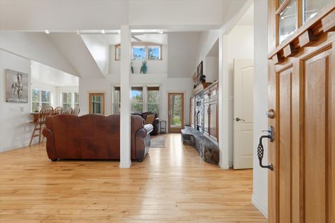 Tiny photo for 17179 Island Loop Way, Bend, OR 97707 (MLS # 220219786)