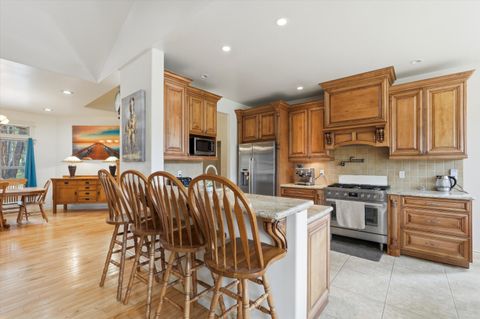 Tiny photo for 17179 Island Loop Way, Bend, OR 97707 (MLS # 220219786)