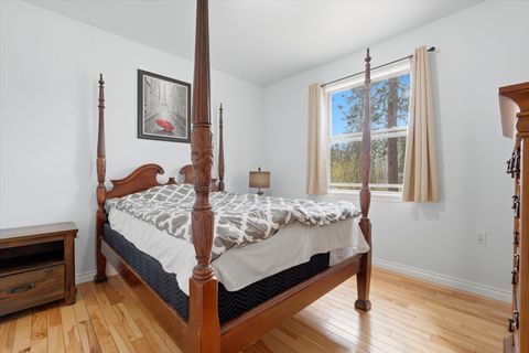 Tiny photo for 17179 Island Loop Way, Bend, OR 97707 (MLS # 220219786)