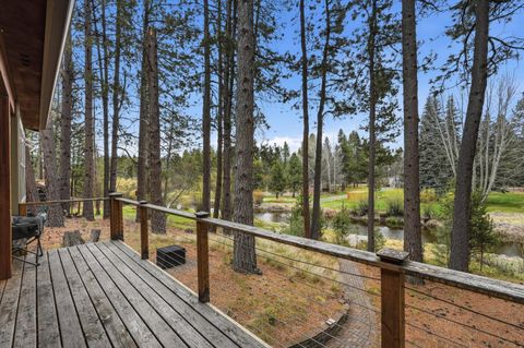 Tiny photo for 17179 Island Loop Way, Bend, OR 97707 (MLS # 220219786)