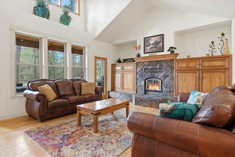 Tiny photo for 17179 Island Loop Way, Bend, OR 97707 (MLS # 220219786)