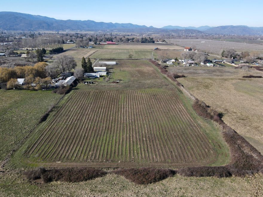 Conveniently located Southern Oregon licensed Cannabis Farm.  This farm is ready for the 2021 season with an active Tier 2 producer license plenty of water, all day sun, flat usable acreage, and plenty of room for expansion.  There is one 30x96 Jefferson state exterior auto dep greenhouse with igrown 800 controller. 24x54 and 35x40 general purpose buildings used as flex space for Cloning, vegging, drying, curing, trimming, and storage. 600 amps single phase currently at the property but 3 phase power is at the property line with plenty of power for all your expansion needs. Don't let this Tier 2 farm slip away. All information is deemed reliable but not guaranteed, buyer to do their own due diligence.