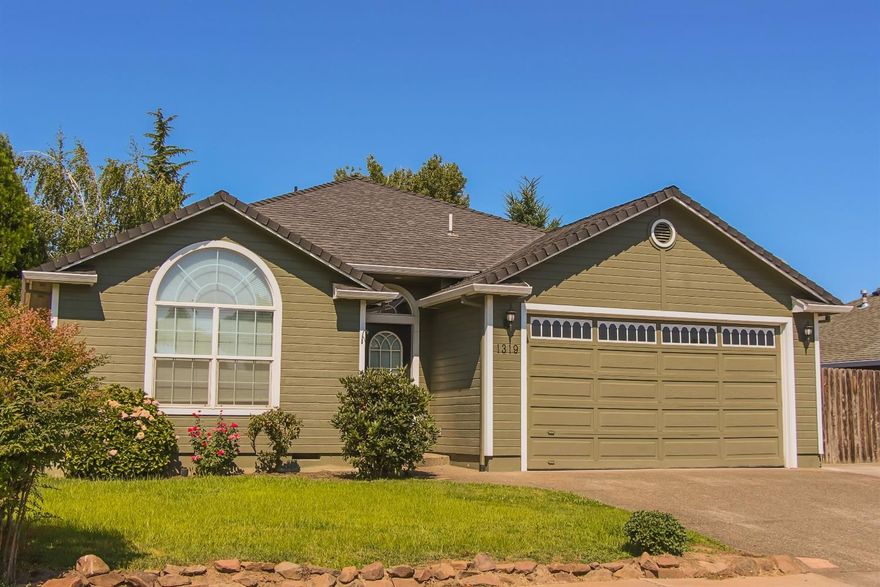 You won't want to miss this home located on a corner lot in Central Point. This home has RV parking, a raised bed garden and a nice sized back yard with a covered patio. Inside the home you will find an open floor plan, vaulted ceilings, recessed lighting, a jetted tub in the master, white kitchen cabinets and french doors. This is a great home! Call us today for a showing!