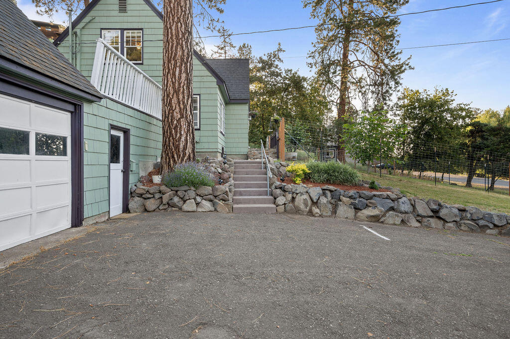 Lake Shore Gardens - Residential