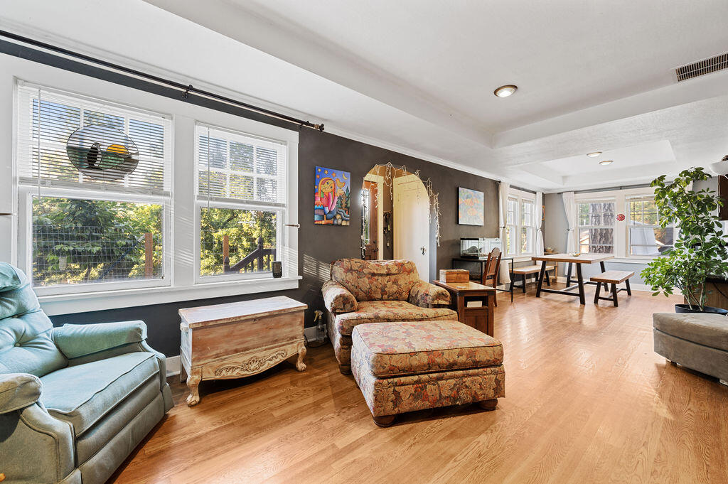 Lake Shore Gardens - Residential