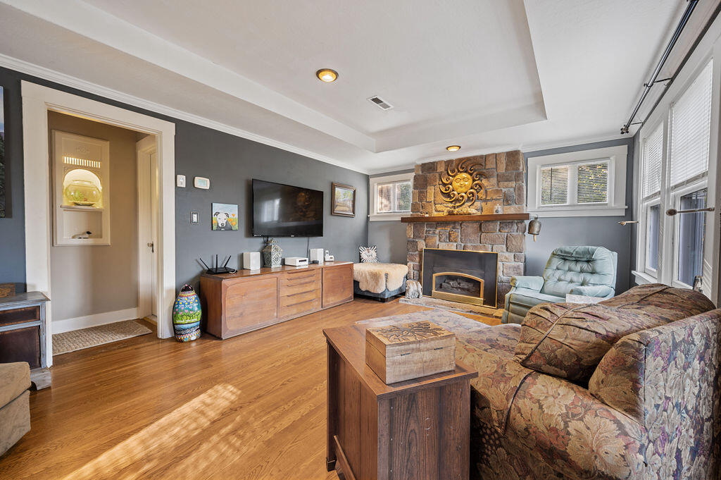 Lake Shore Gardens - Residential