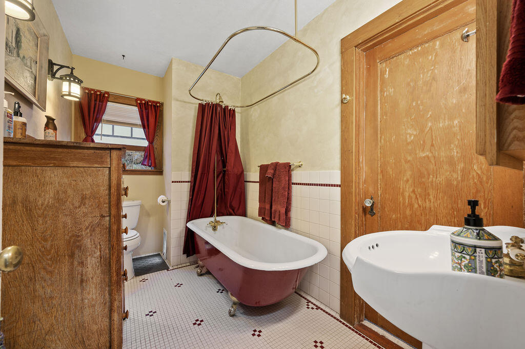 Lake Shore Gardens - Residential