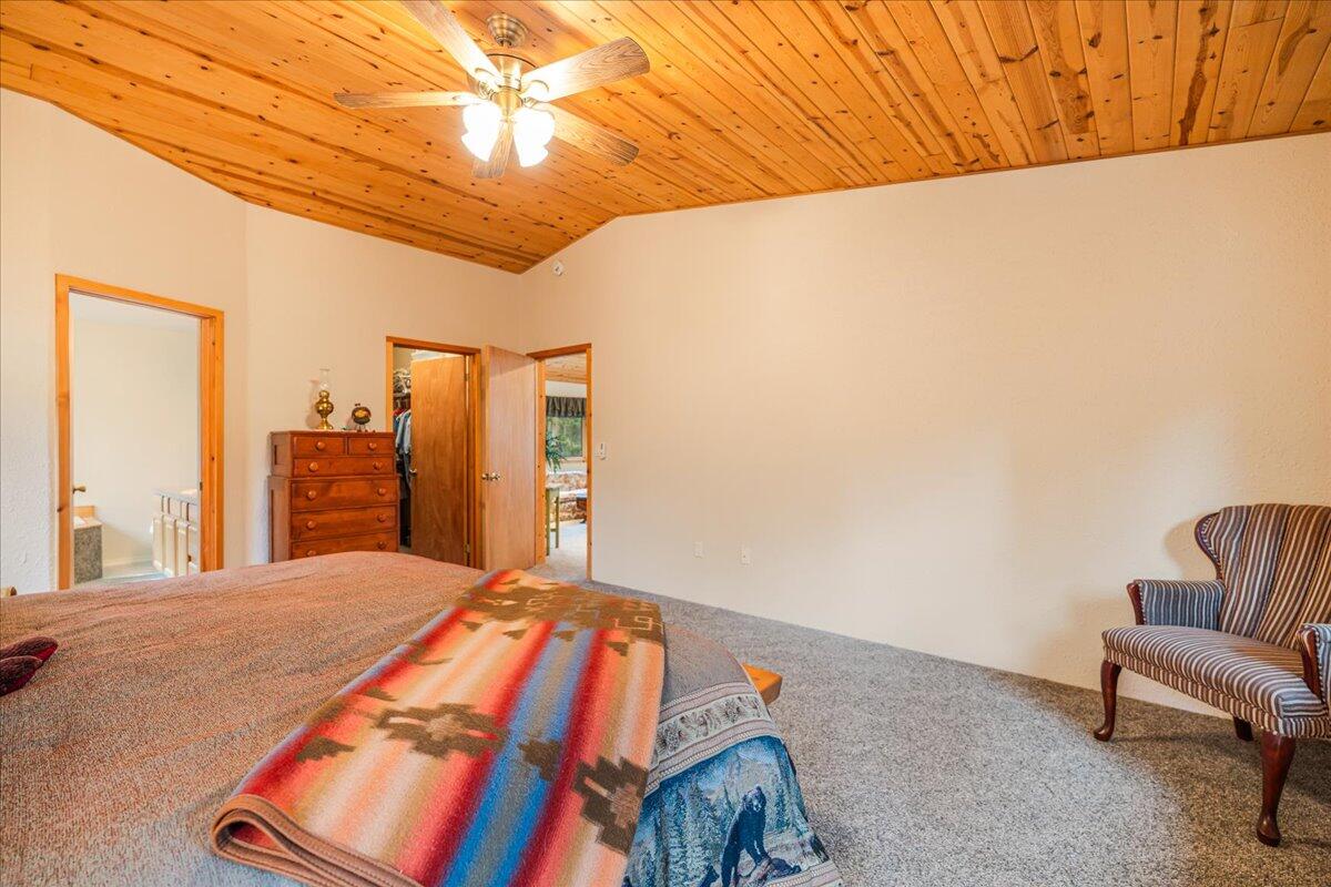 Wagon Trail Acreages - Residential