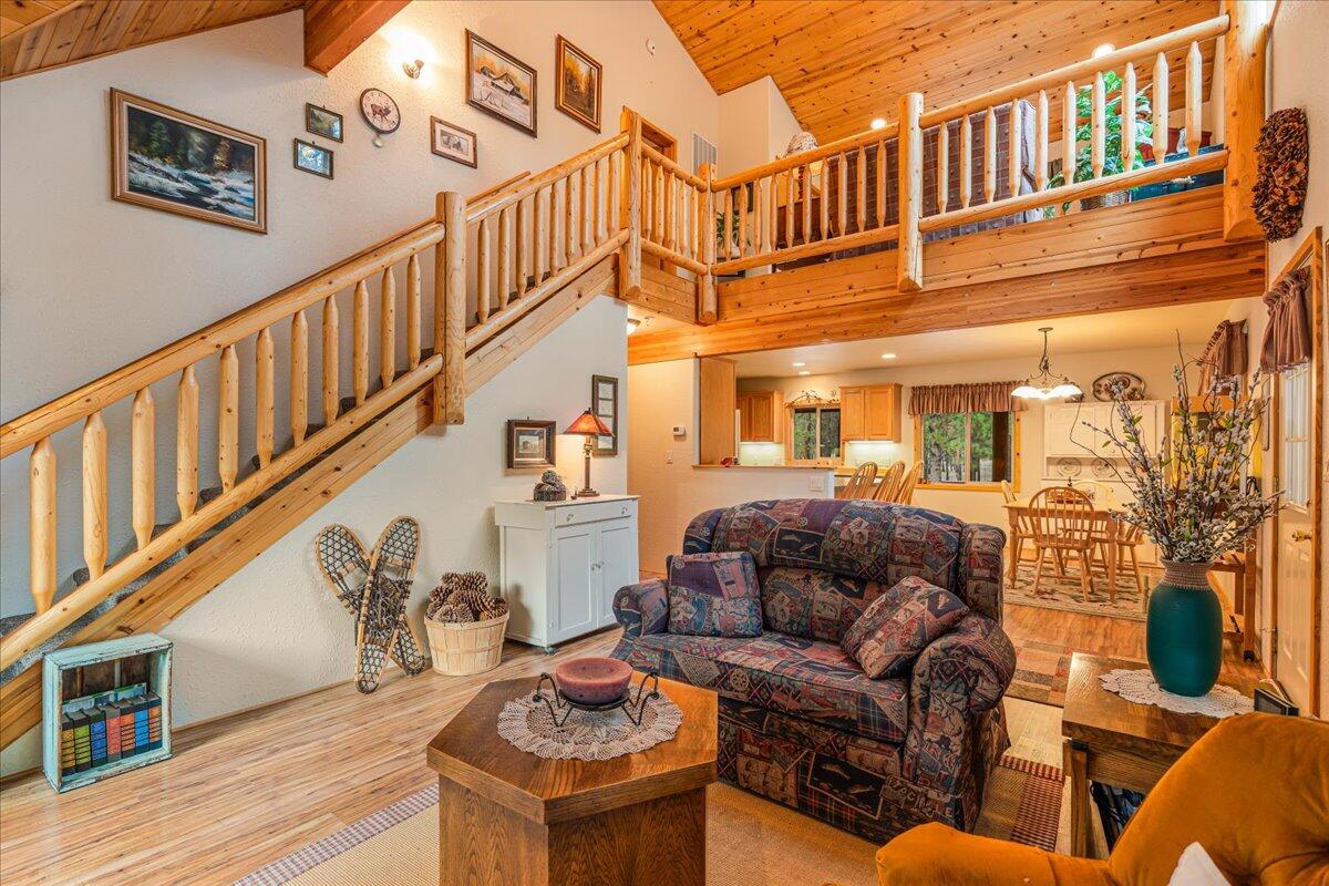 Wagon Trail Acreages - Residential