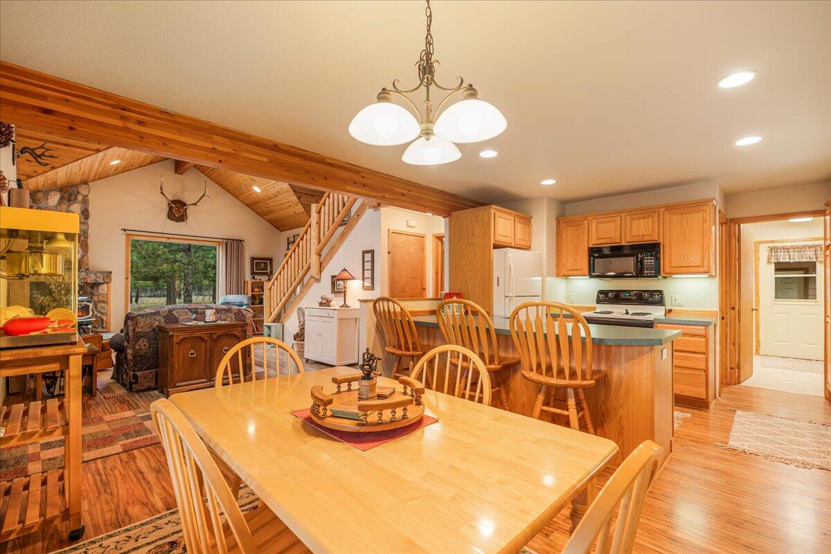 Wagon Trail Acreages - Residential