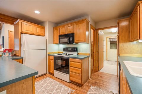 Tiny photo for 152038 Conestoga Road, La Pine, OR 97739 (MLS # 220211486)