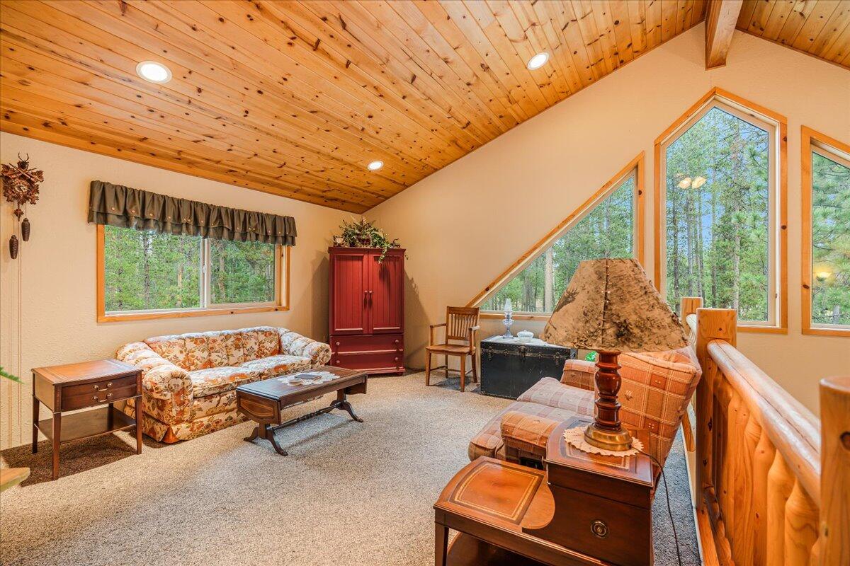 Wagon Trail Acreages - Residential