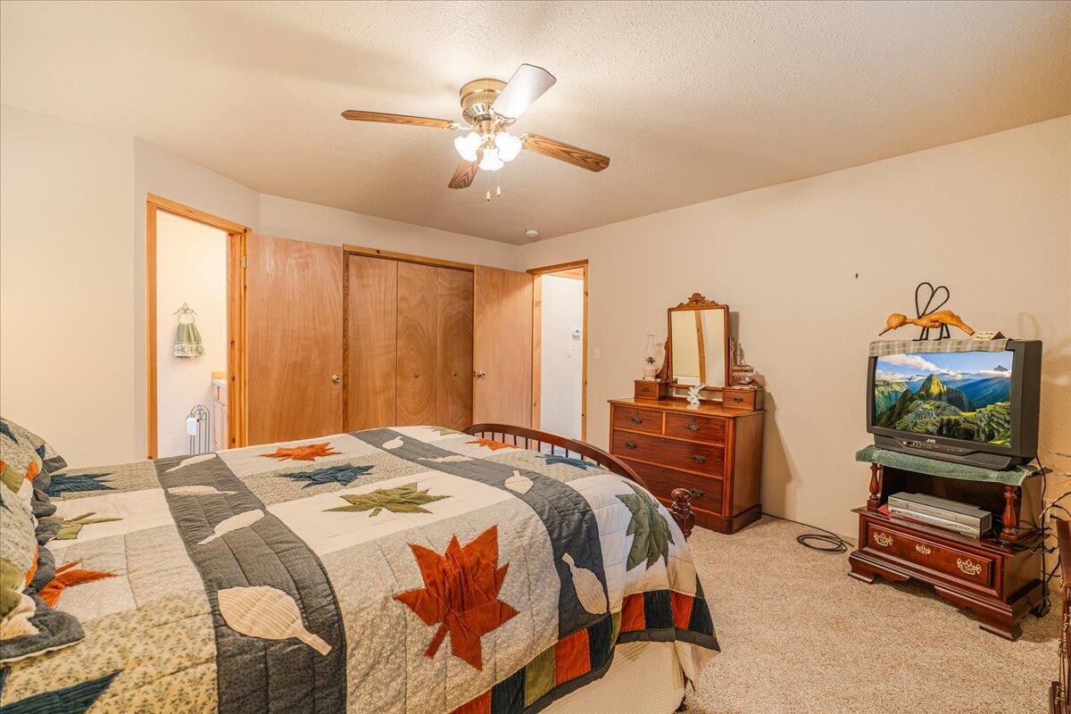 Wagon Trail Acreages - Residential