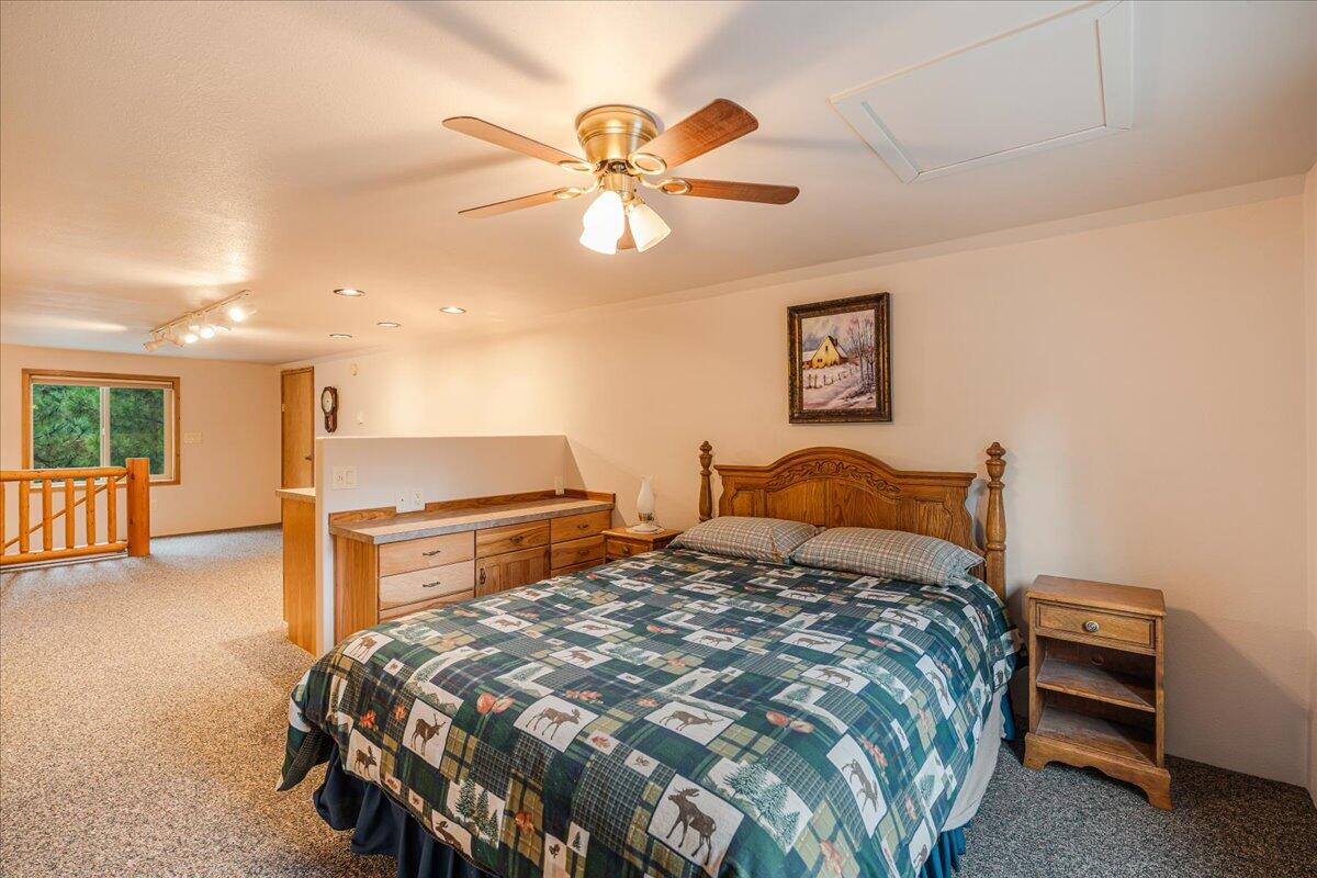 Wagon Trail Acreages - Residential