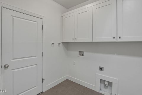 Tiny photo for 19128 Park Commons Drive, Bend, OR 97703 (MLS # 220222958)