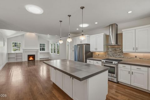 Tiny photo for 19128 Park Commons Drive, Bend, OR 97703 (MLS # 220222958)