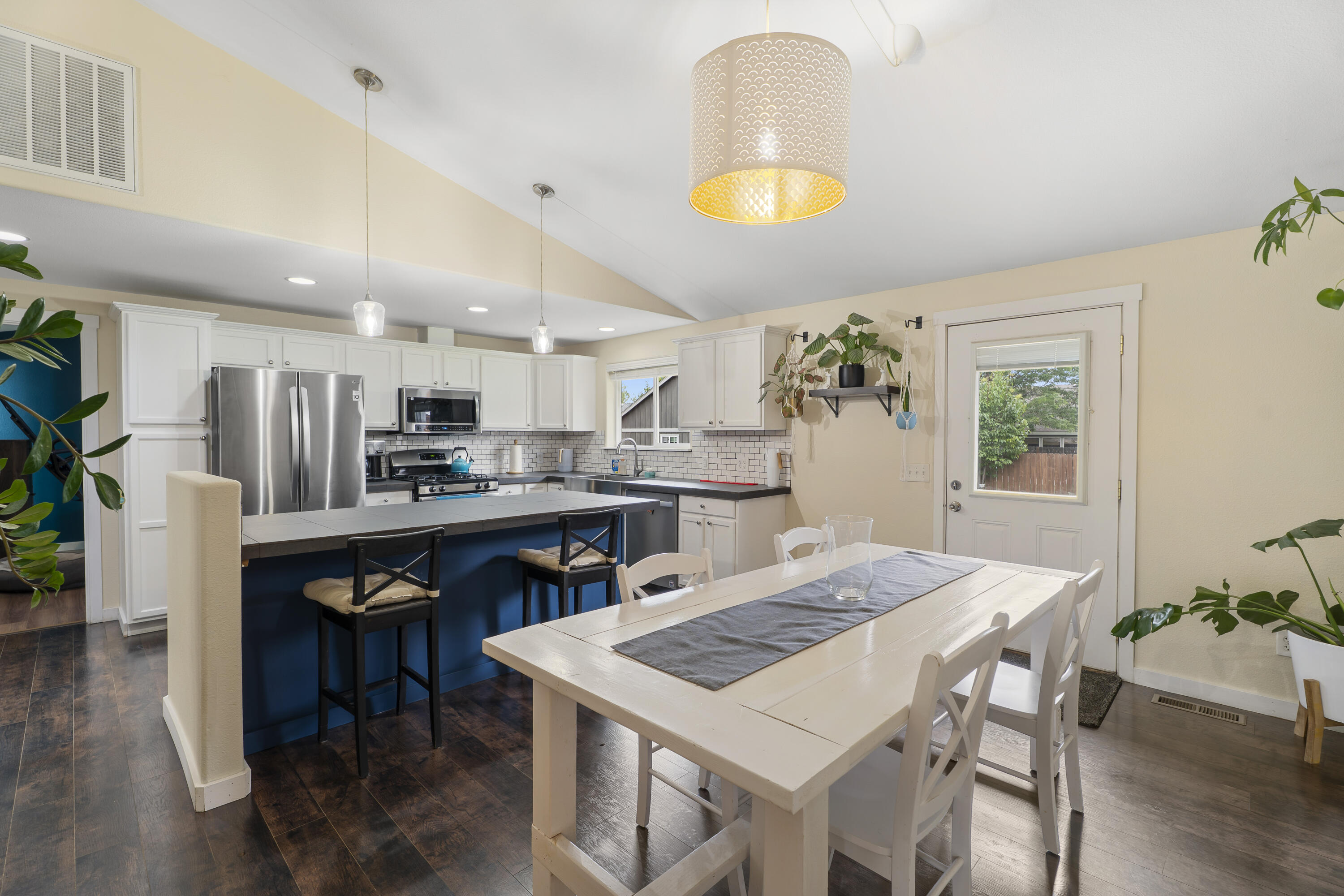 Bella Vista - Residential