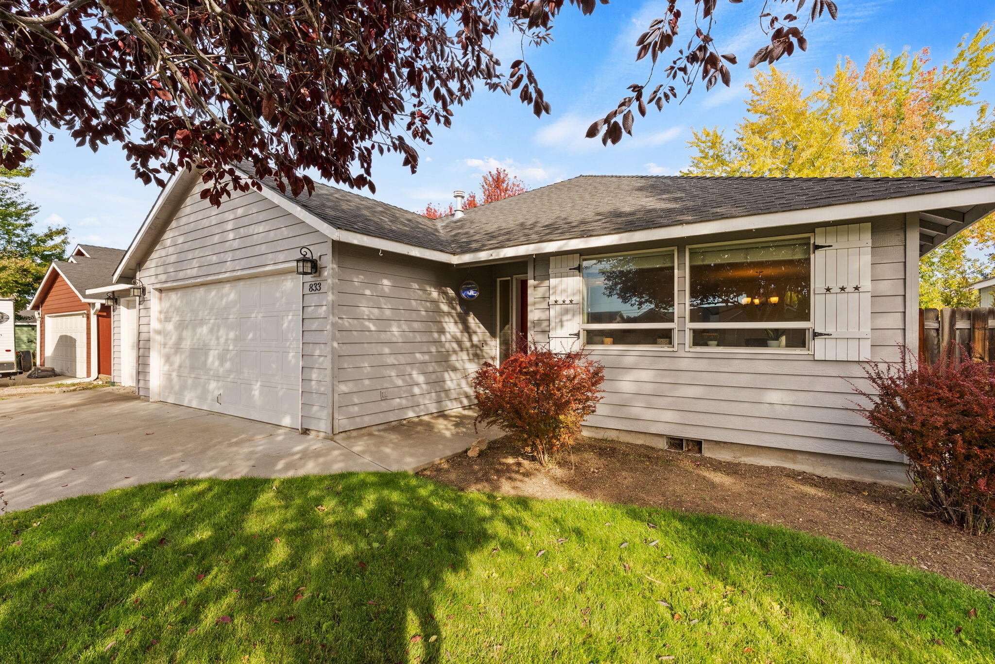 833 NE Negus Place