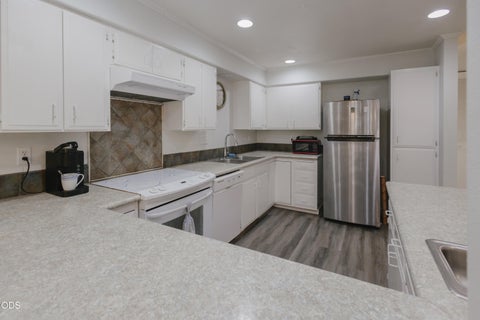 Tiny photo for 228 Mount Echo Drive, Medford, OR 97504 (MLS # 220226535)
