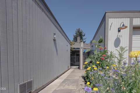 Tiny photo for 228 Mount Echo Drive, Medford, OR 97504 (MLS # 220226535)