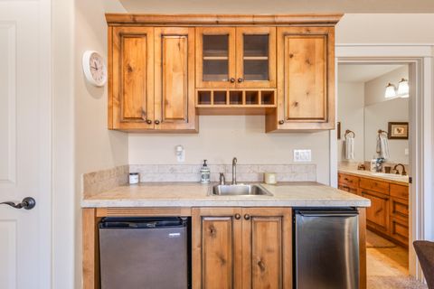 Tiny photo for 1094 E Horse Back Trail, Sisters, OR 97759 (MLS # 220210827)