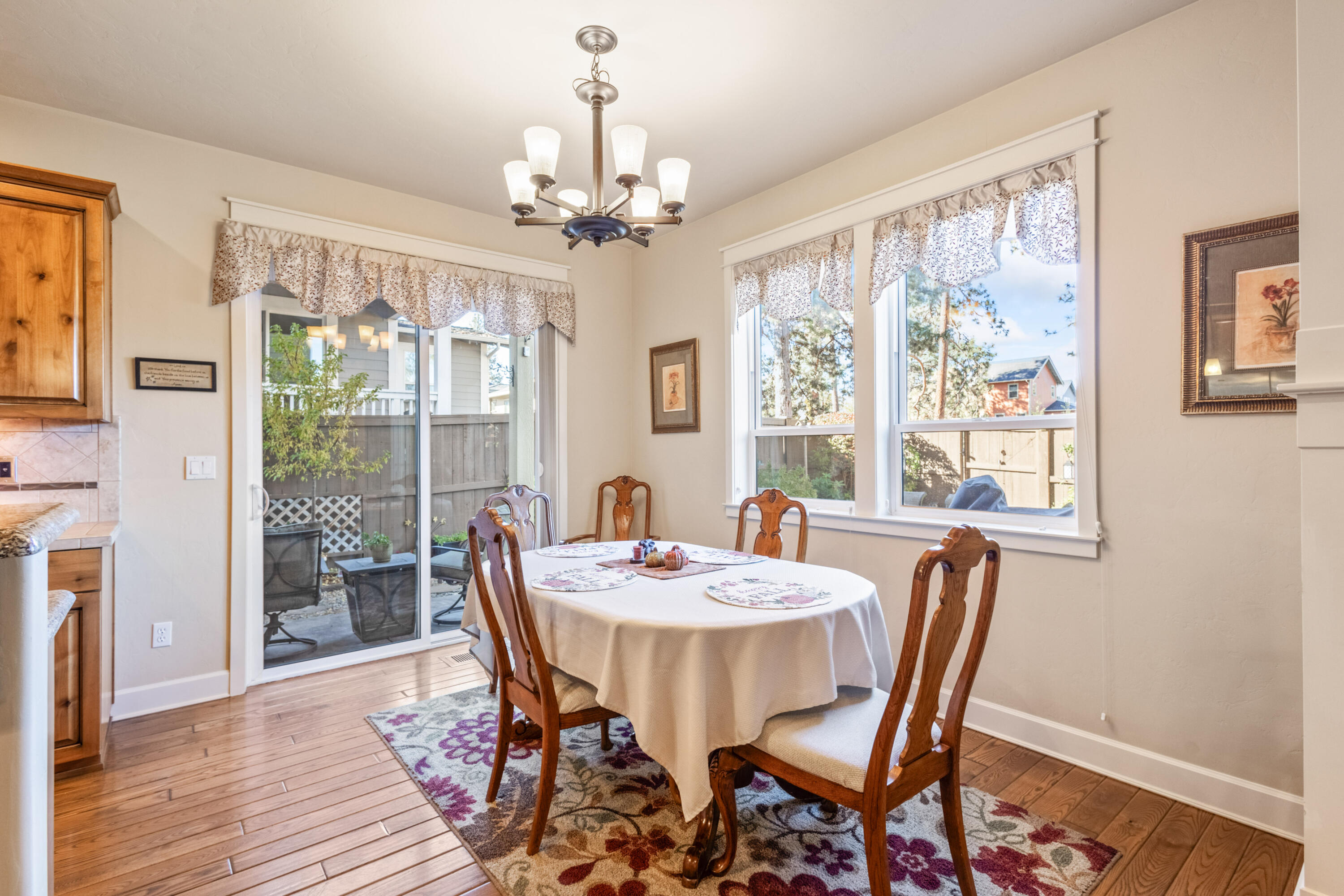 SaddleStone - Residential