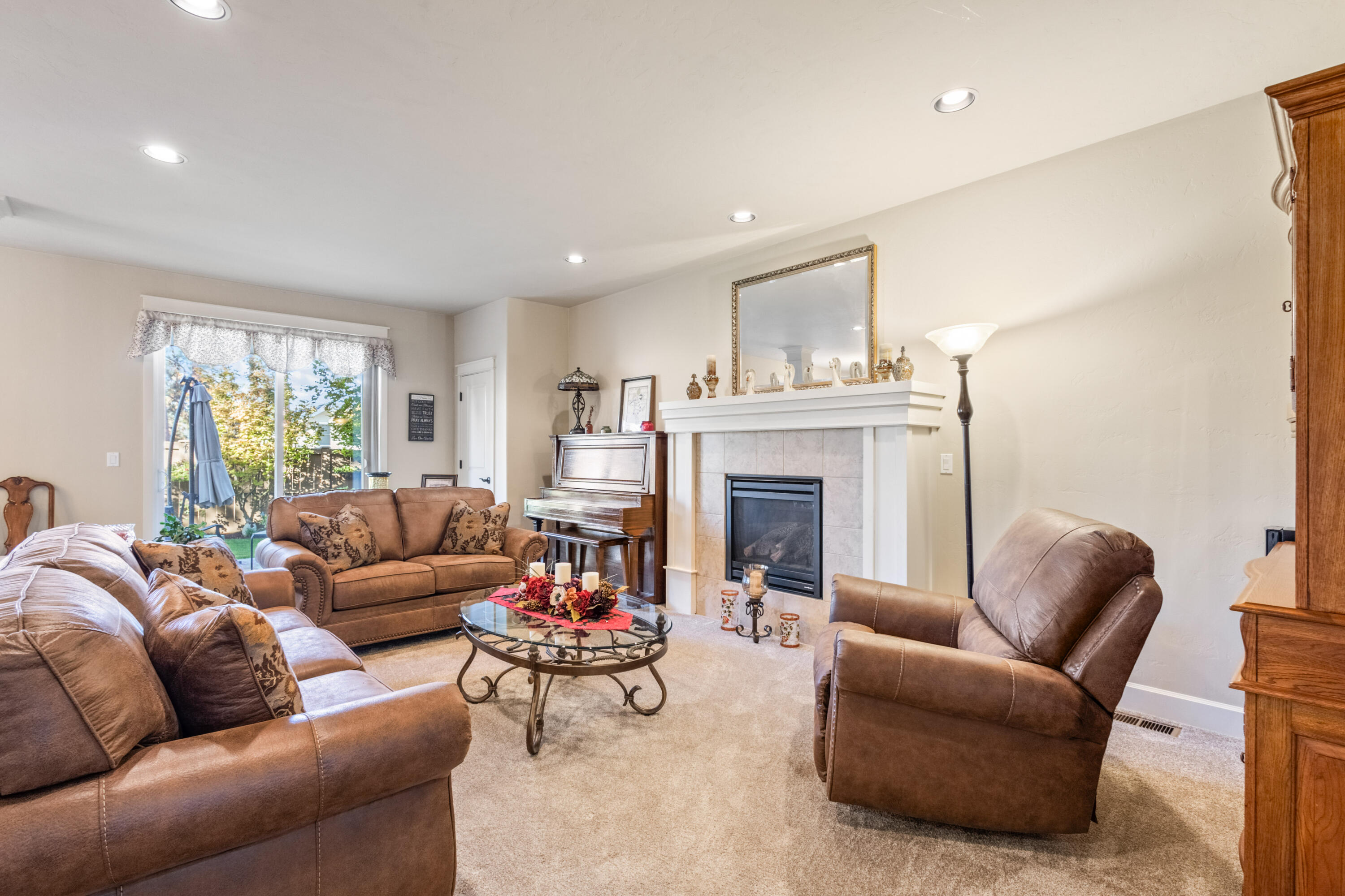 SaddleStone - Residential