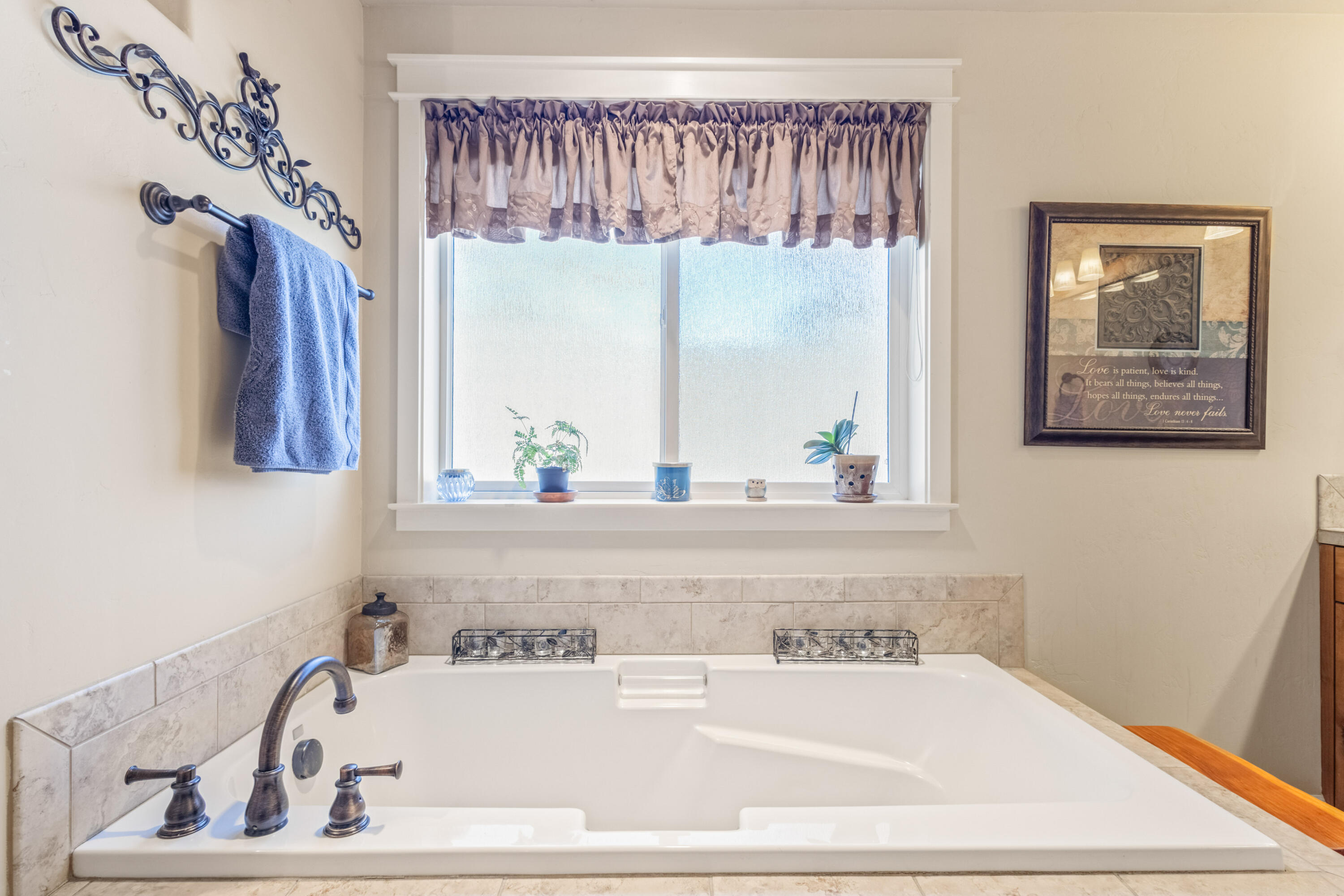 SaddleStone - Residential