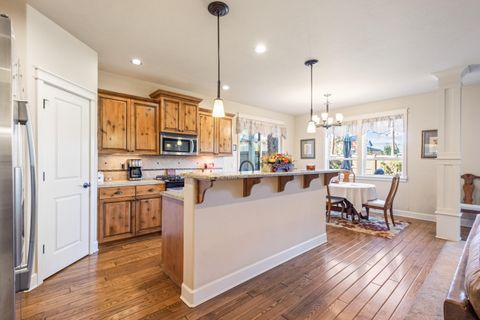 Tiny photo for 1094 E Horse Back Trail, Sisters, OR 97759 (MLS # 220210827)