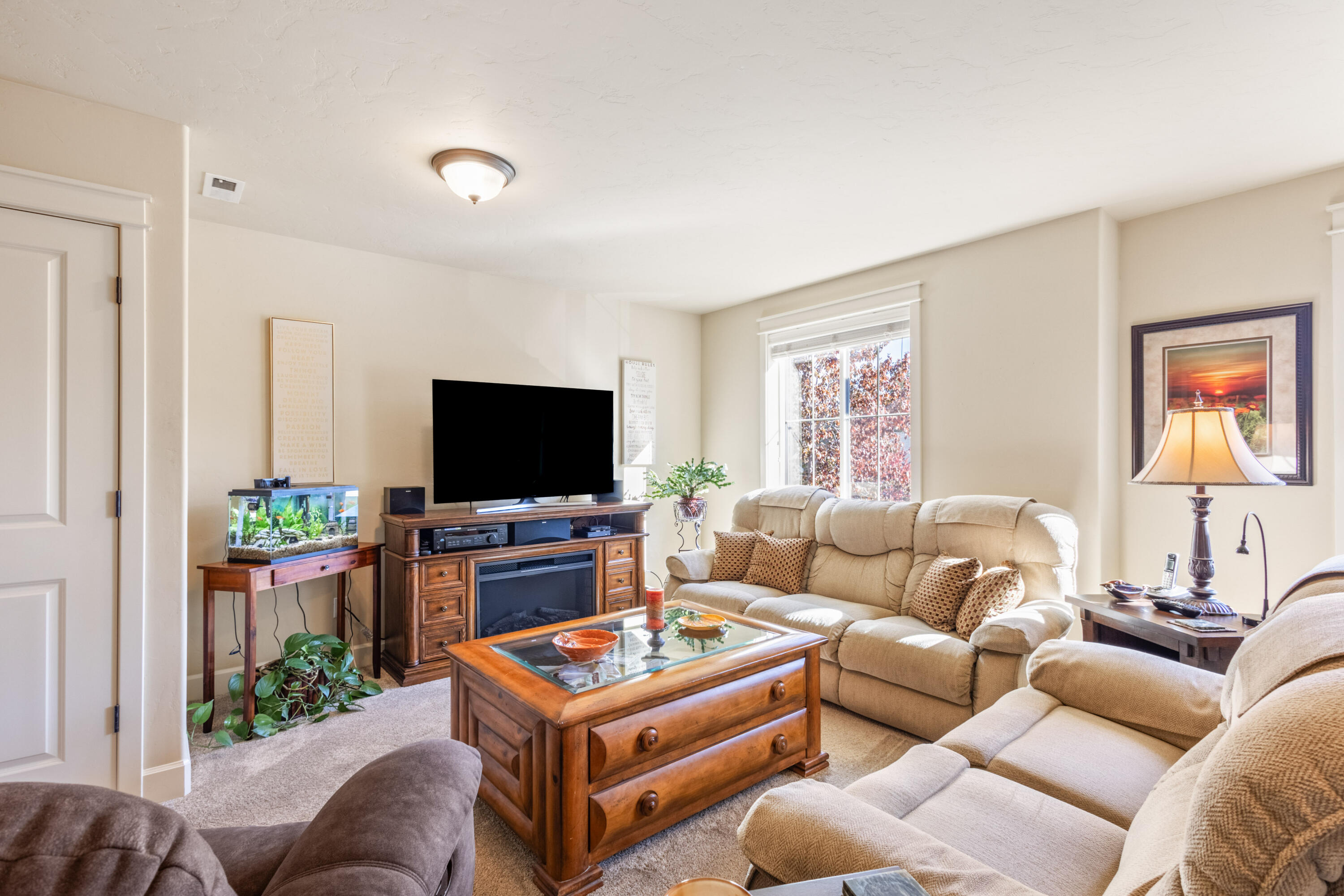 SaddleStone - Residential