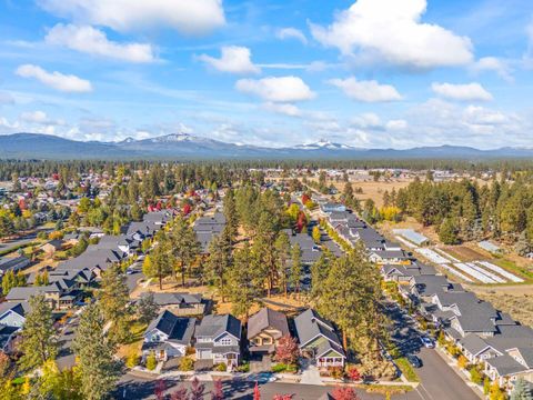 Tiny photo for 1094 E Horse Back Trail, Sisters, OR 97759 (MLS # 220210827)