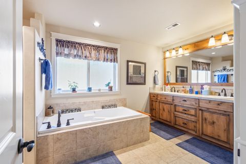 Tiny photo for 1094 E Horse Back Trail, Sisters, OR 97759 (MLS # 220210827)