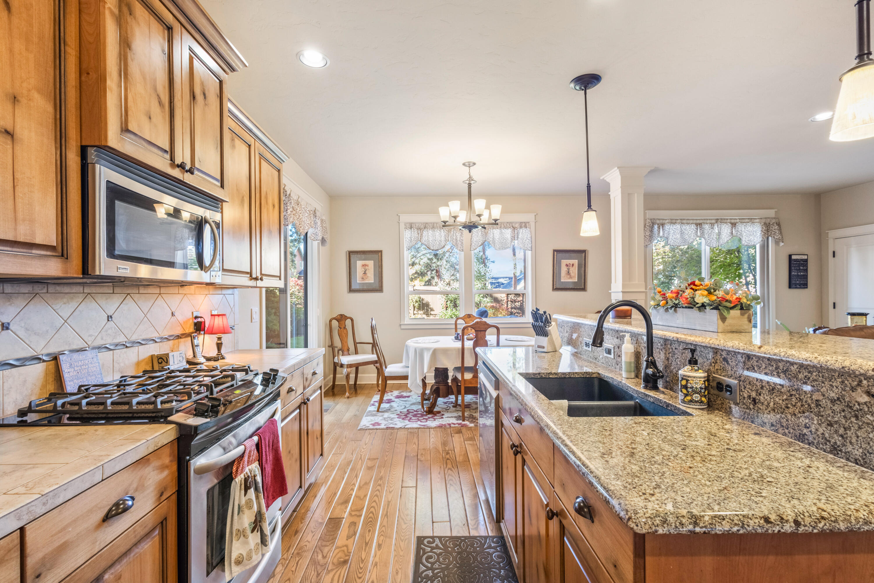 SaddleStone - Residential