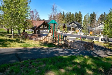 Tiny photo for 1094 E Horse Back Trail, Sisters, OR 97759 (MLS # 220210827)