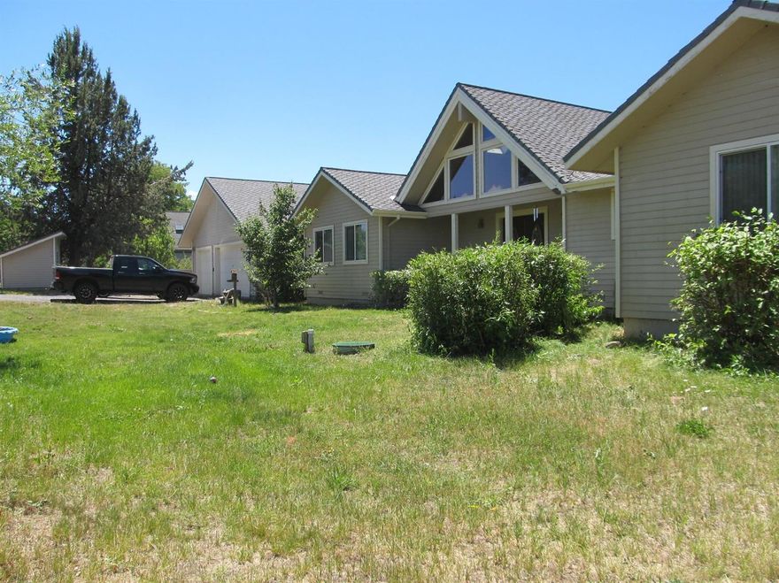 Nice property and home on Agency Lake 2600 SQ FT lots of window to enjoy the view of the mountains and the lake front. 247 Ft on the lake front. Large rooms with lots of light.3 car garage attached 3 bedroom 3 bath with a family room and large Living room to capture the view. Shop area in the grage. call today for a viewing