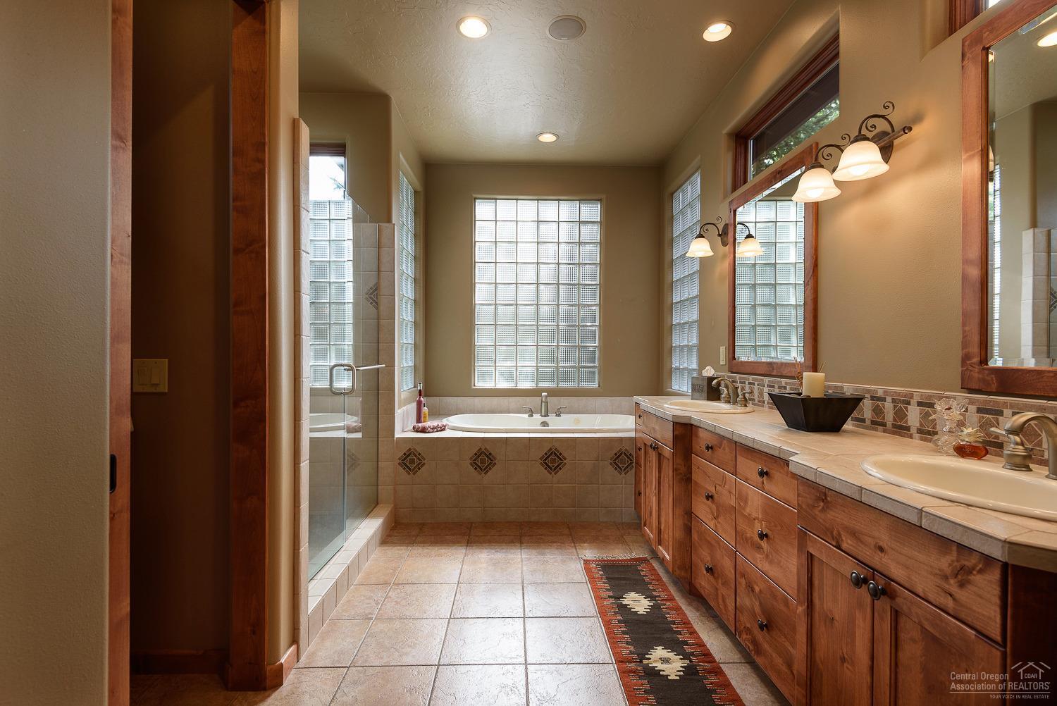 Broken Top - Residential