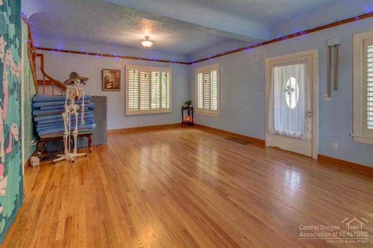 CLAB - Commercial Sale