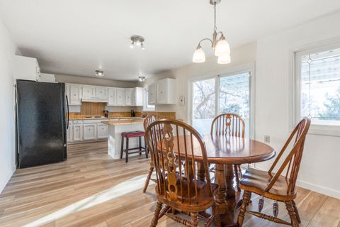 Tiny photo for 1104 Tamera Drive, Klamath Falls, OR 97603 (MLS # 220214024)