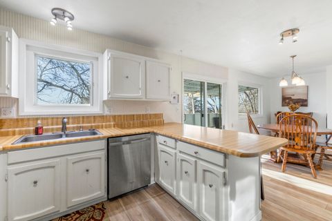 Tiny photo for 1104 Tamera Drive, Klamath Falls, OR 97603 (MLS # 220214024)