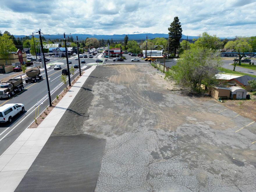 BACK ON THE MARKET AT NO FAULT OF PROPERTY! Prime investment opportunity in a high-visibility location at the corner of SE 3rd Street and Wilson Avenue in Bend, OR! These two tax lots, totaling 0.73 acres, are situated in the heart of a bustling commercial corridor with high traffic counts, making them ideal for redevelopment or new business ventures. Zoned CL (Commercial Limited), the property offers versatile use options, catering to a variety of business needs.
Formerly home to the Hong Kong Restaurant, this site is rich with potential and boasts close proximity to key Bend landmarks such as The Old Mill District, Vince Genna Stadium, and other thriving commercial and retail hubs.
Don't miss this rare chance to secure a premier location in one of Central Oregon's most dynamic markets. Lots to be sold together—act now to capitalize on this strategic opportunity!