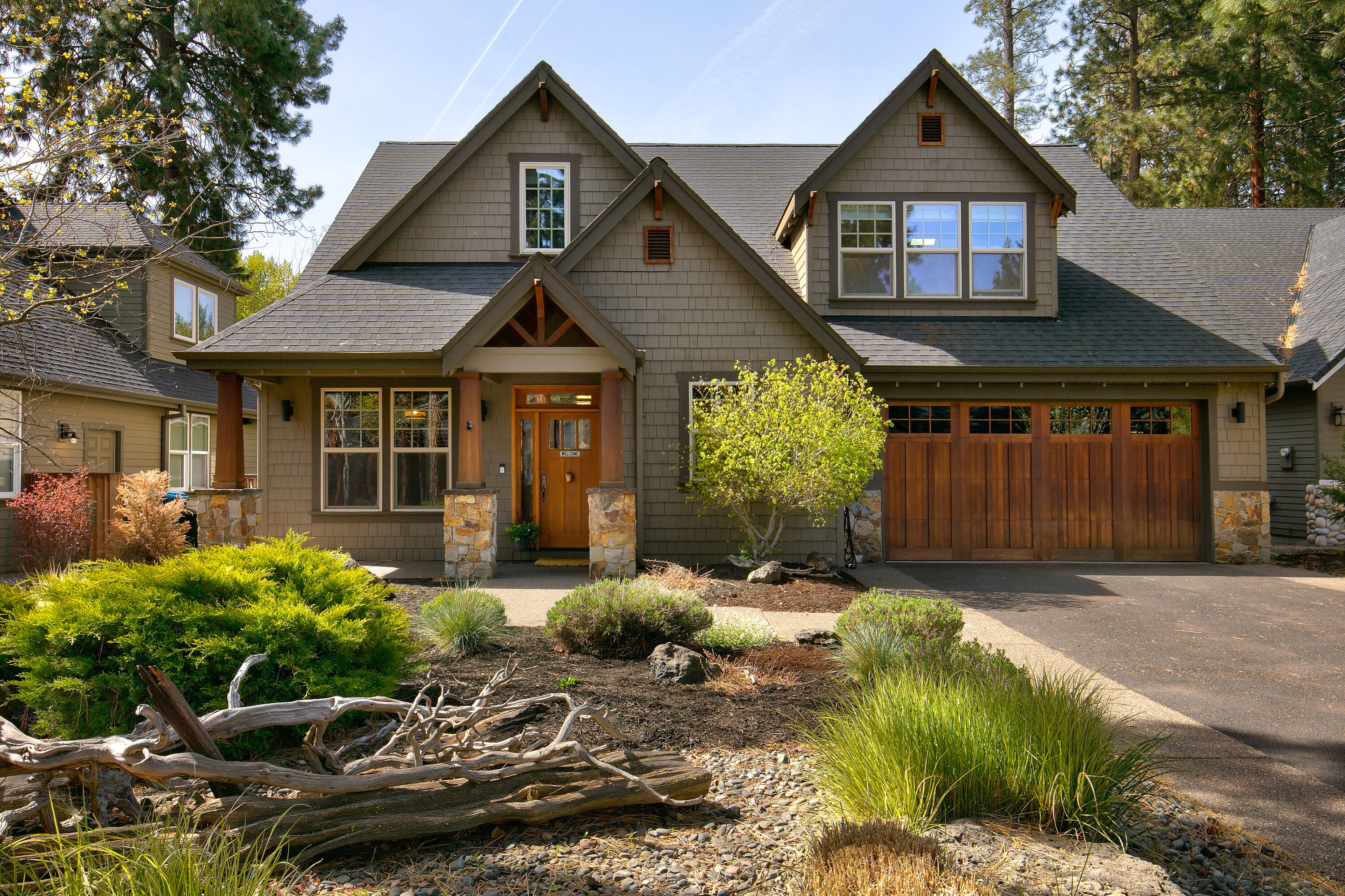 935 E Creek View Drive