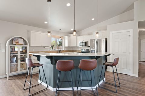 Tiny photo for 16625 SW Dove Road, Terrebonne, OR 97760 (MLS # 220219607)