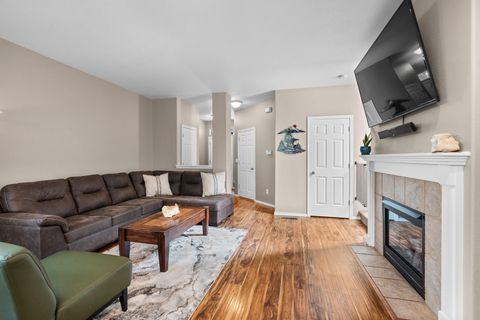 Tiny photo for 19548 Salmonberry Court, Bend, OR 97702 (MLS # 220219797)