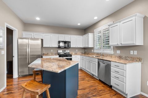 Tiny photo for 19548 Salmonberry Court, Bend, OR 97702 (MLS # 220219797)