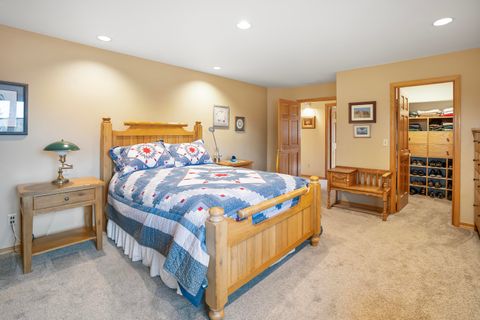 Tiny photo for 64742 Sylvan Loop, Bend, OR 97701 (MLS # 220212799)