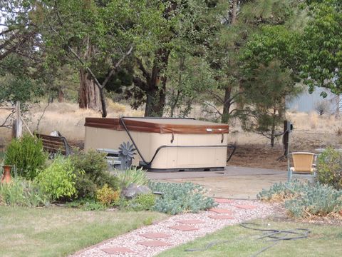 Tiny photo for 64742 Sylvan Loop, Bend, OR 97701 (MLS # 220212799)